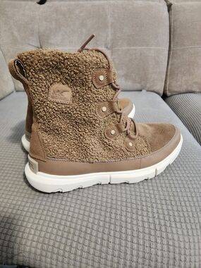 Sorel ExplorerJoan II Brown Sherpa Lace-Up Insulated  Boot